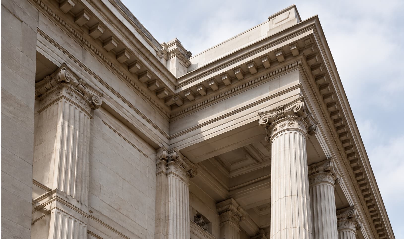 Classical institutional architecture